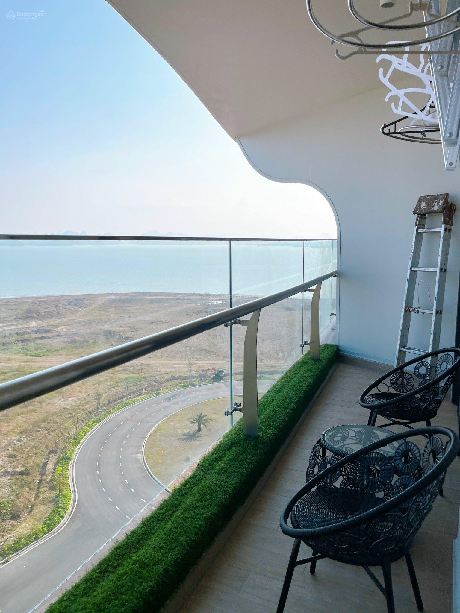 A/C tôi cần bán cắt lỗ căn 1PN view trực diện biển, ban công lớn, chưa đến 50 tr/m2, full nội thất