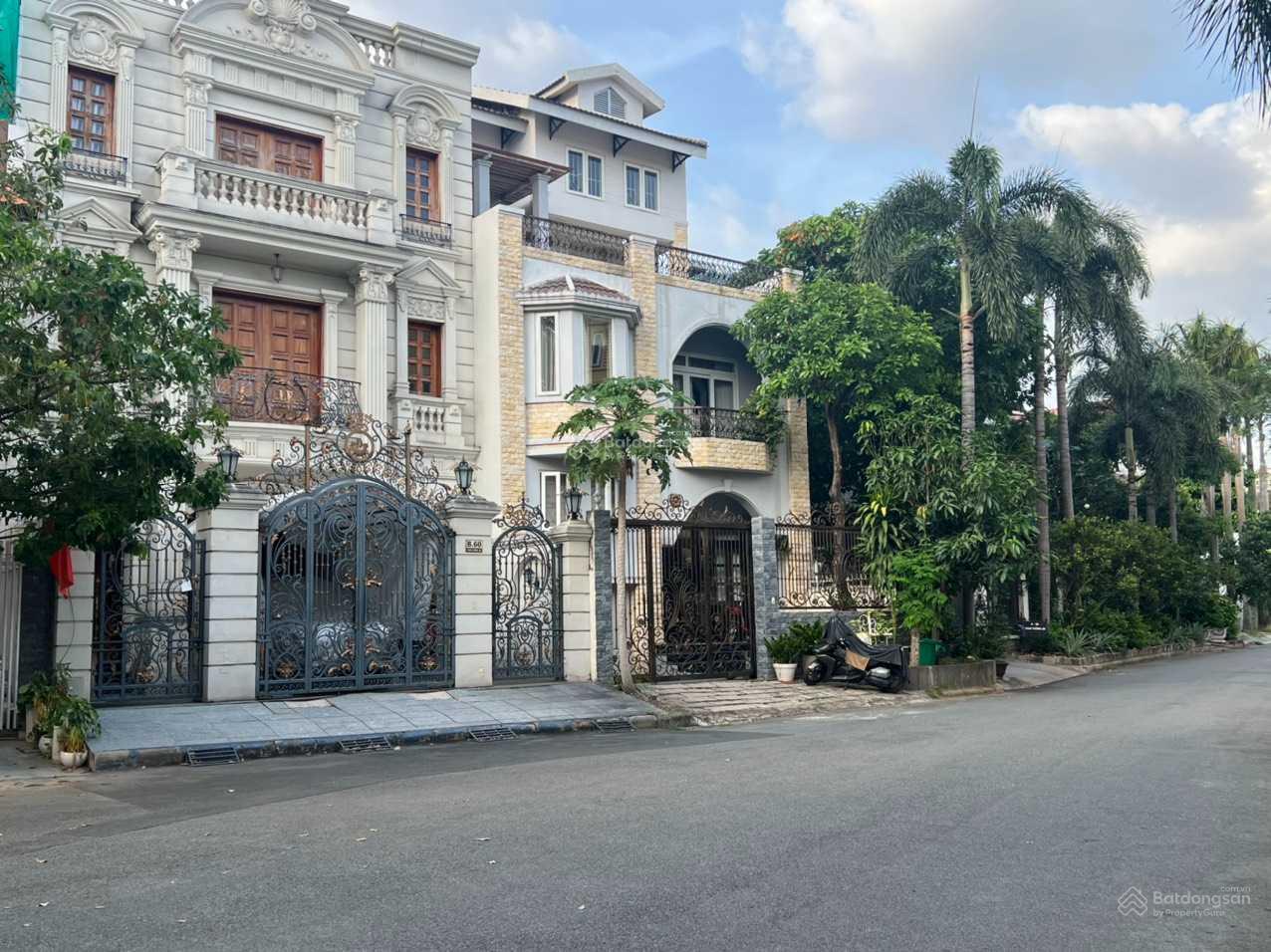 Kẹt tiền ngân hàng cần bán gấp biệt thự Nam Thông 2. P Tân Phú Quận 7 Tp HCM. LH 0919 582 *** Em Tiên