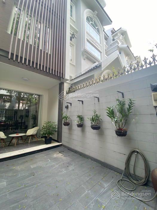 Nhà mặt tiền lớn đường Số 79, Tân Quy, Quận 7, 4 tầng, 72m2, 10 tỷ