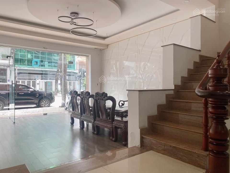 Nhà Phú Mỹ Hưng, 5 tầng, 7x20m vip. 15 tỷ