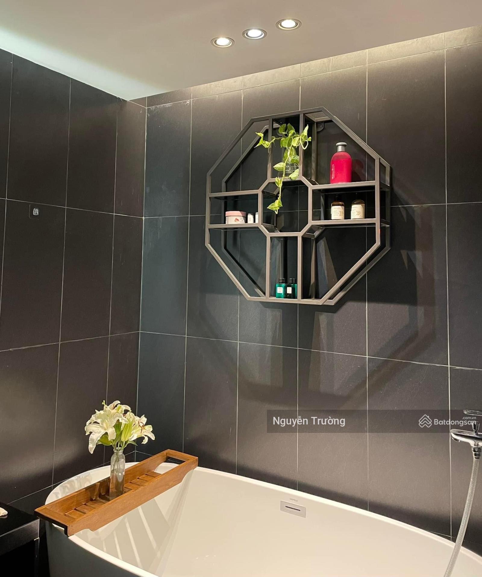 Bán gấp căn hộ 85m2, 2PN, cửa TB, ban công ĐN, CC Golden Park Dương Đình Nghệ. Giá 7.9 tỷ Bán gấp căn hộ 85m2, 2PN, cửa TB, ban công ĐN, CC Golden Park Dương Đình Nghệ. Giá 7.9 tỷ