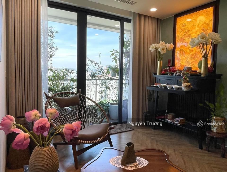 Bán gấp căn hộ 85m2, 2PN, cửa TB, ban công ĐN, CC Golden Park Dương Đình Nghệ. Giá 7.9 tỷ Bán gấp căn hộ 85m2, 2PN, cửa TB, ban công ĐN, CC Golden Park Dương Đình Nghệ. Giá 7.9 tỷ