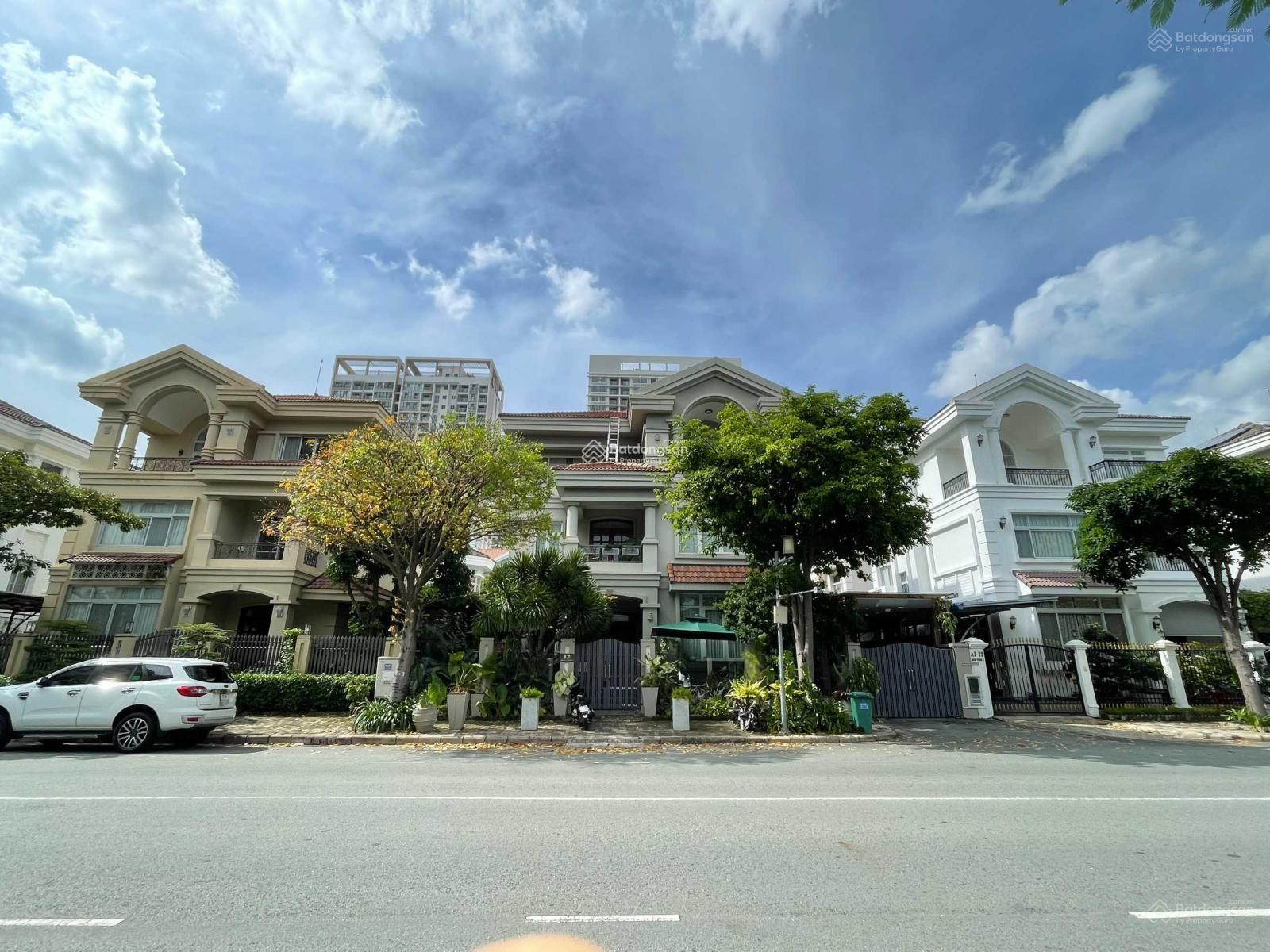 Cần bán biệt thự Nam Viên Phú Mỹ Hưng giá 93 tỷ, LH: 0914 096 ***