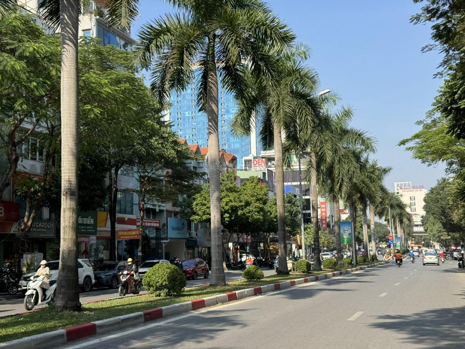 Bán nhà liền kề Văn Quán, phân lô ôtô, vỉa hè, 2 mặt tiền, view vườn hoa, 80m2, giá nhỉnh 19 tỷ Bán nhà liền kề Văn Quán, phân lô ôtô, vỉa hè, 2 mặt tiền, view vườn hoa, 80m2, giá nhỉnh 19 tỷ