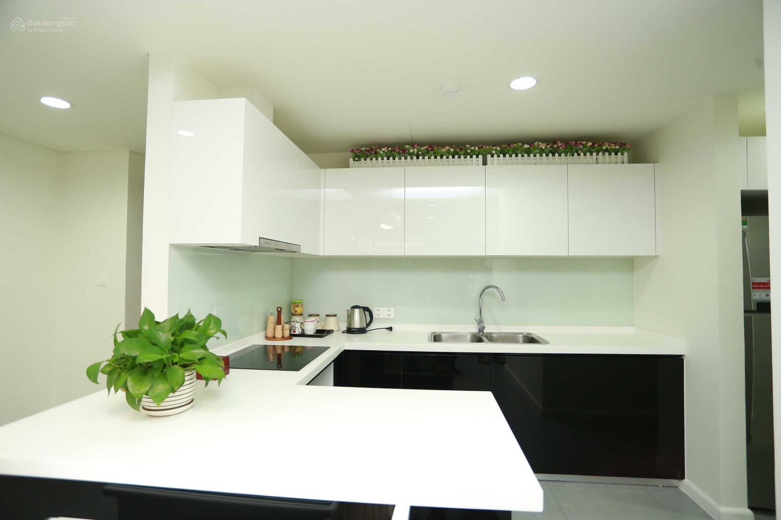 Bán căn hộ cao cấp Watermark, 101 m2, 2PN, full đồ, tầng cao, view trực diện hồ Tây, giá 12.2 tỷ Bán căn hộ cao cấp Watermark, 101 m2, 2PN, full đồ, tầng cao, view trực diện hồ Tây, giá 12.2 tỷ