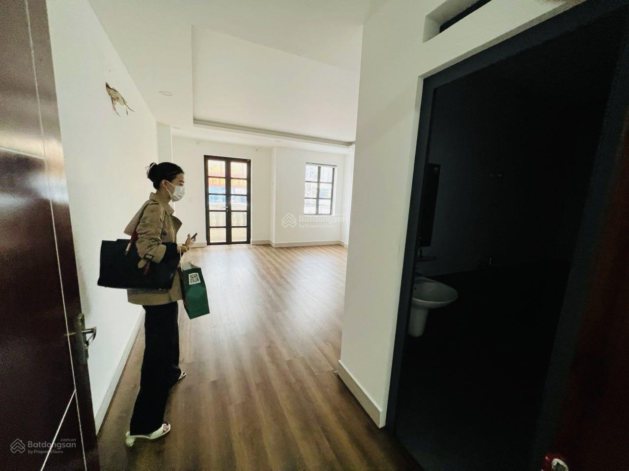 Mặt tiền Phan Văn Trị đối diện siêu Thị Emart (4.5m x 25m) 1 trệt - 3 lầu Mặt tiền Phan Văn Trị đối diện siêu Thị Emart (4.5m x 25m) 1 trệt - 3 lầu