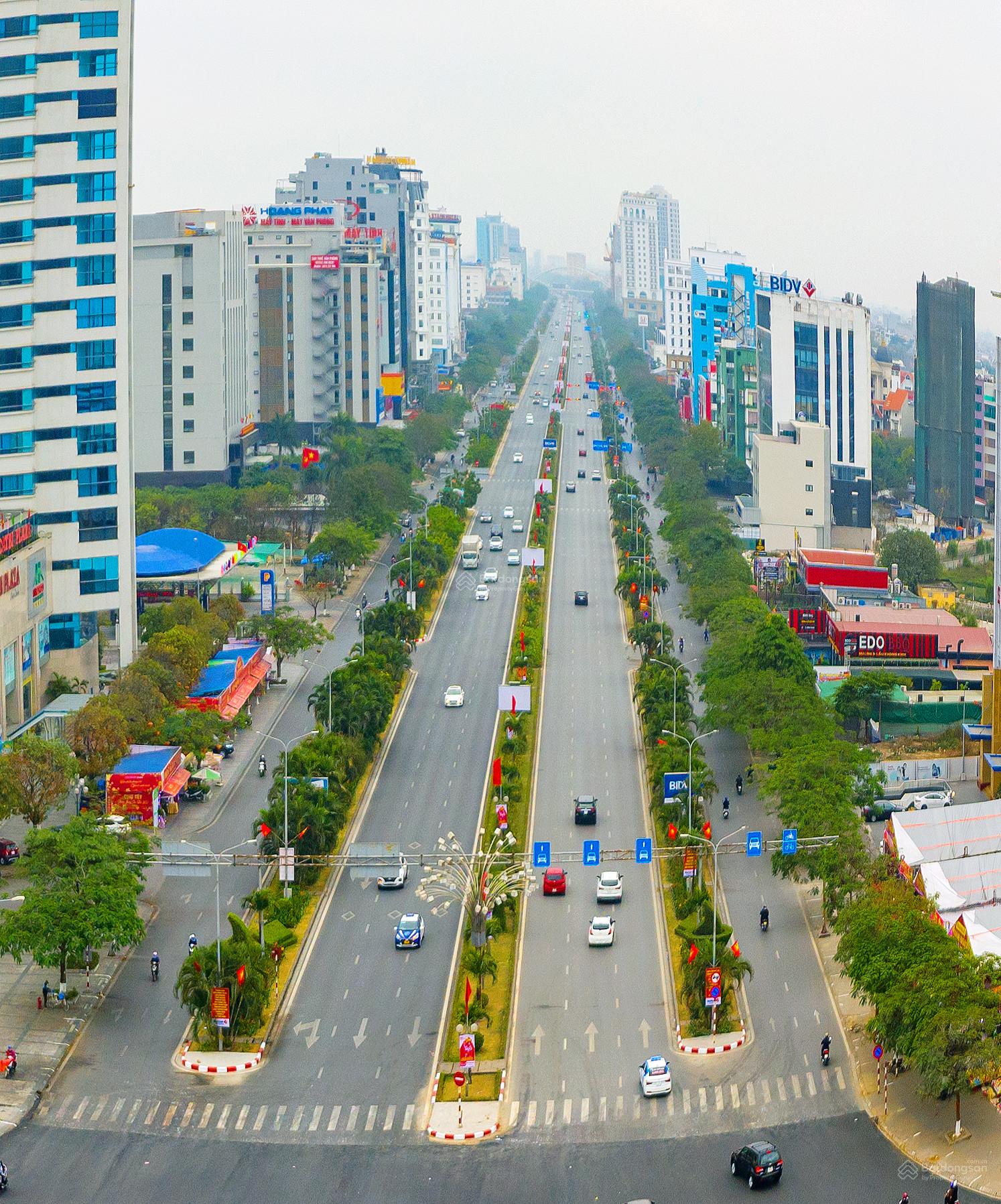 Cho thuê nhà mặt đường Lê Hồng Phong vị trí siêu đẹp, mặt tiền 8m, DTSD 650m2, nhà 4 tầng thông sàn