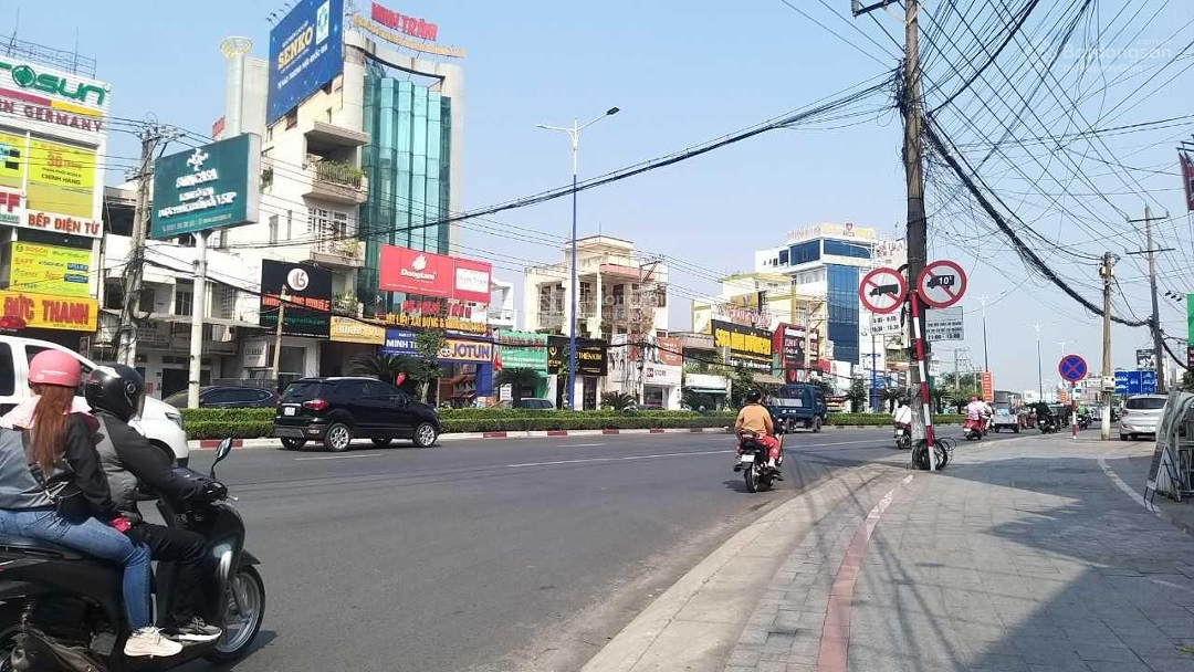 Cho thuê mặt tiền Đại Lộ Bình Dương thành phố Thủ Dầu Một, DT: 35*45m, trệt, lầu giá 200tr/th TL