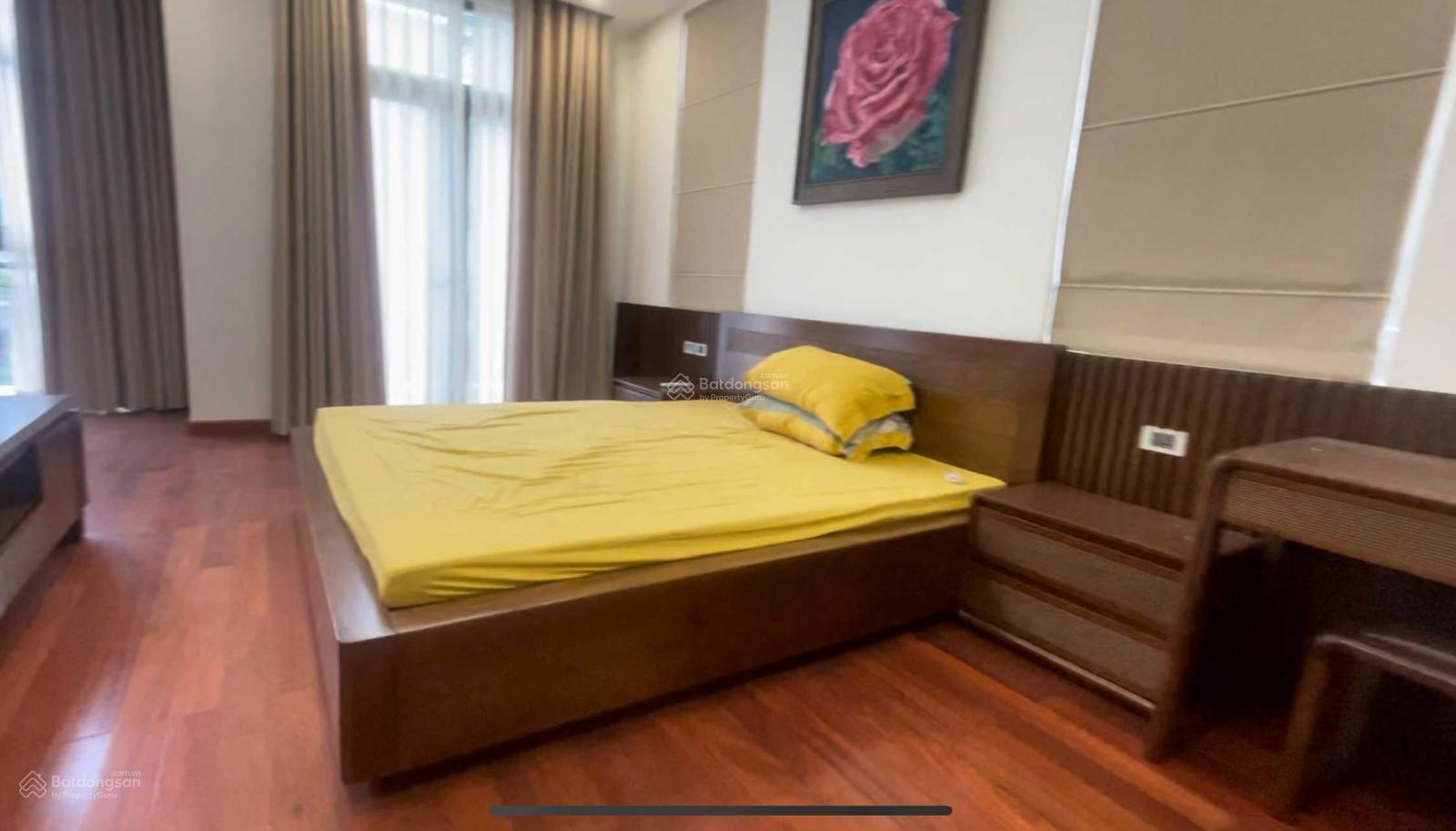 45 Triệu/tháng ở ngay được song lập bên hồ 168m2 Vinhomes, full nội thất cao cấp, có thang máy