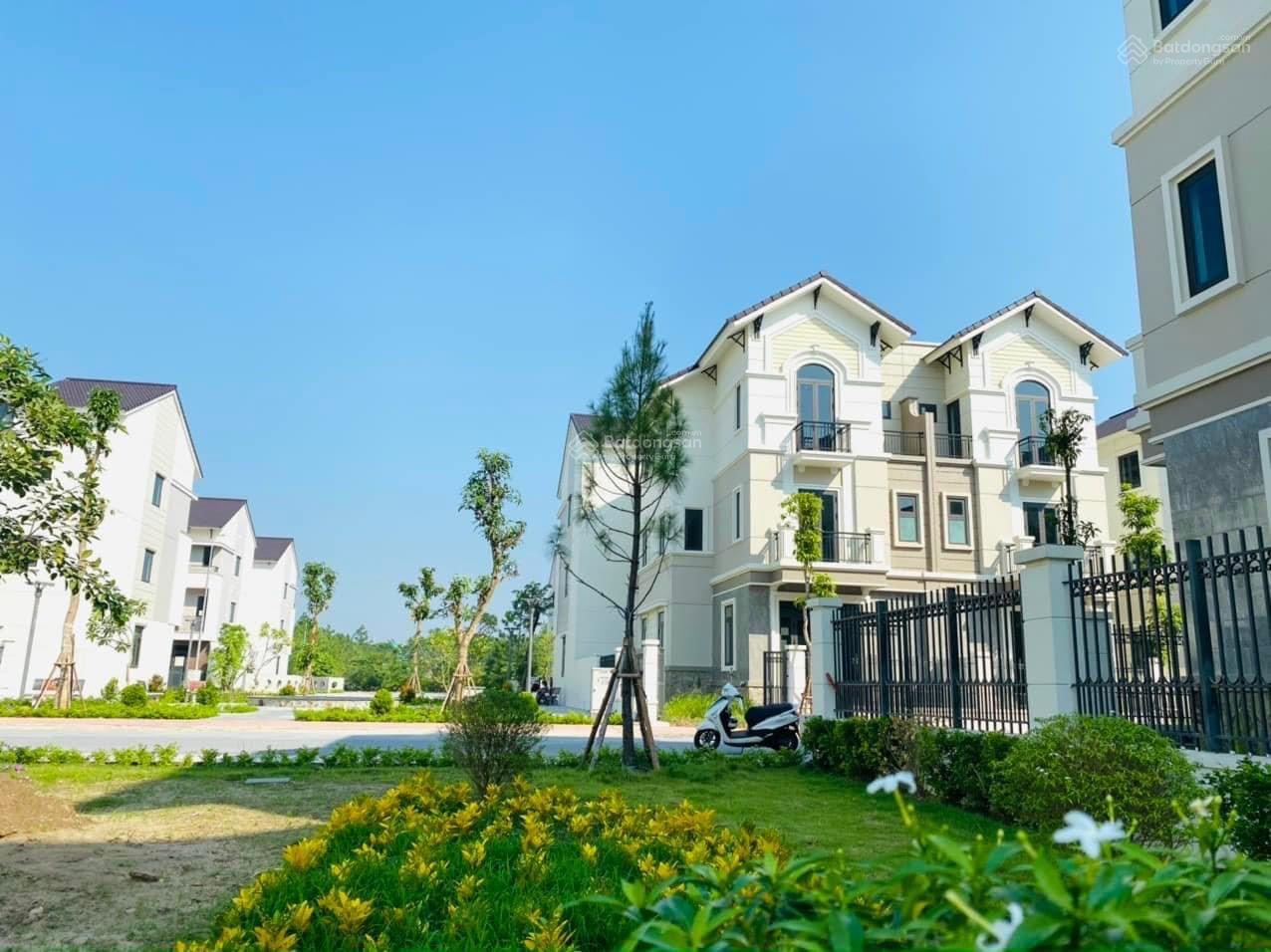 Chính chủ cần bán căn biệt thự 3 tầng siêu đẹp tại dự án Centa City DT 135m2 giá rẻ nhất thị trường Chính chủ cần bán căn biệt thự 3 tầng siêu đẹp tại dự án Centa City DT 135m2 giá rẻ nhất thị trường