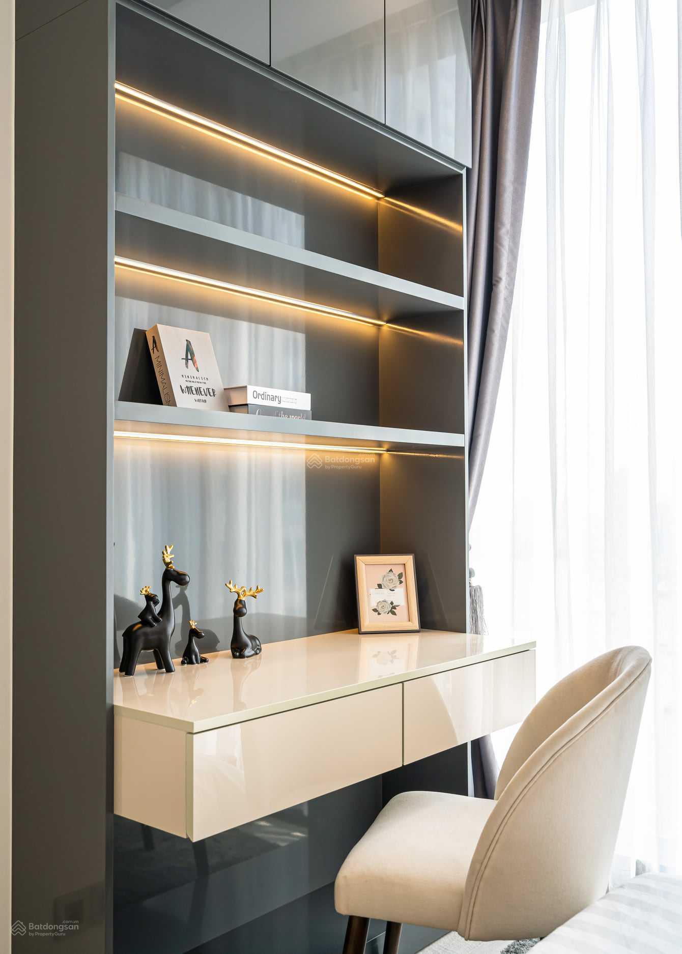 Sang xịn mịn với căn hộ 3PN với nội thất sang trọng giá 11.2 tỷ, diện tích 106m2 tại Everrich Q5