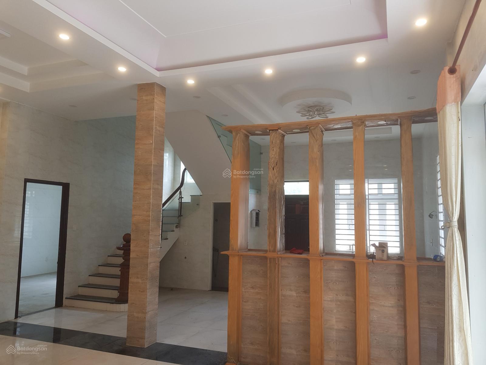 Chính chủ cần nhượng gấp biệt thự và nhà xưởng mặt tiền đường Nguyễn Xiển, Q9, diện tích 1698m2