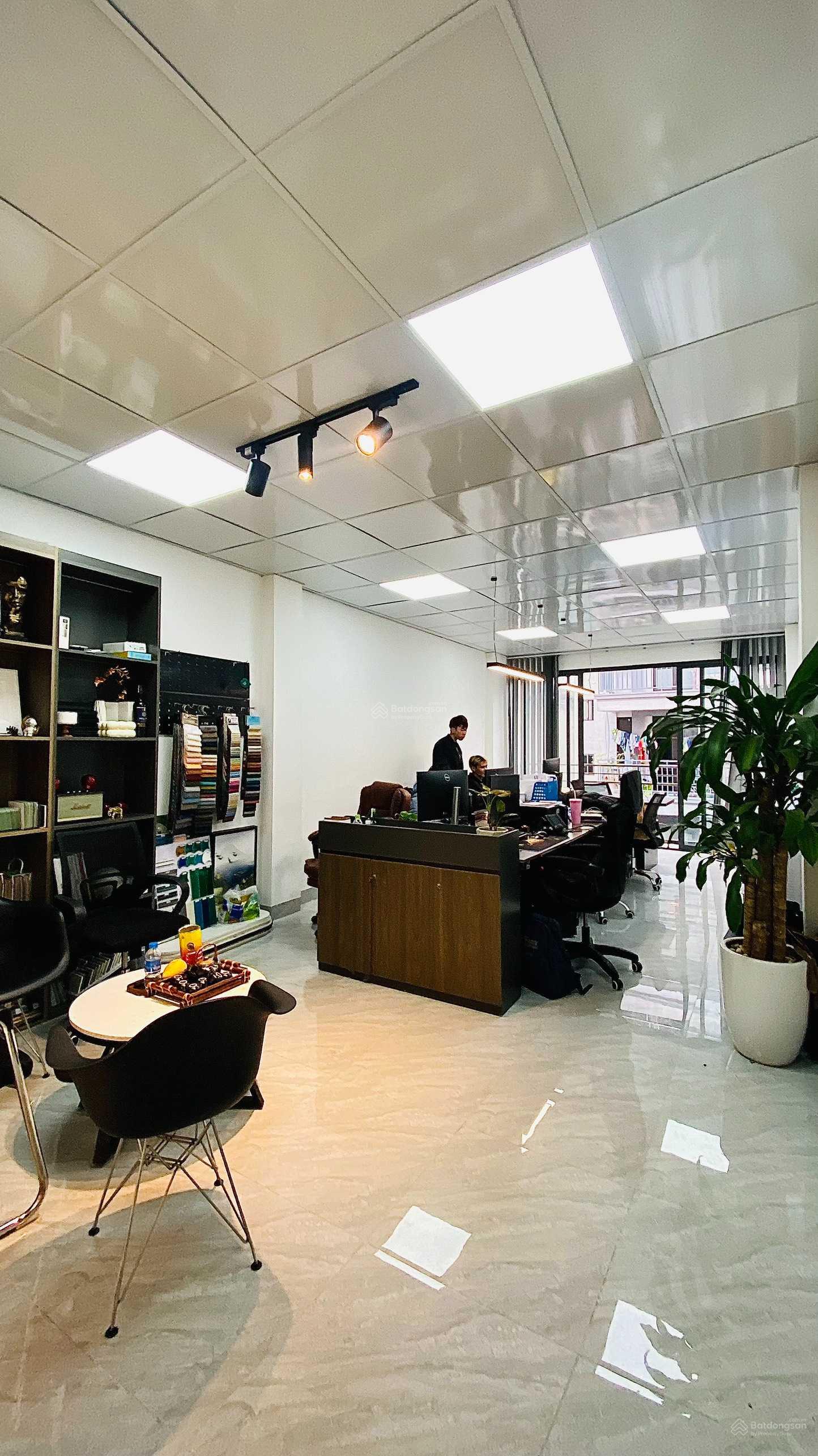 Văn phòng tại khu dịch vụ Mỗ Lao, Hà Đông, sàn mới đẹp 56m2/tầng. Sàn thông