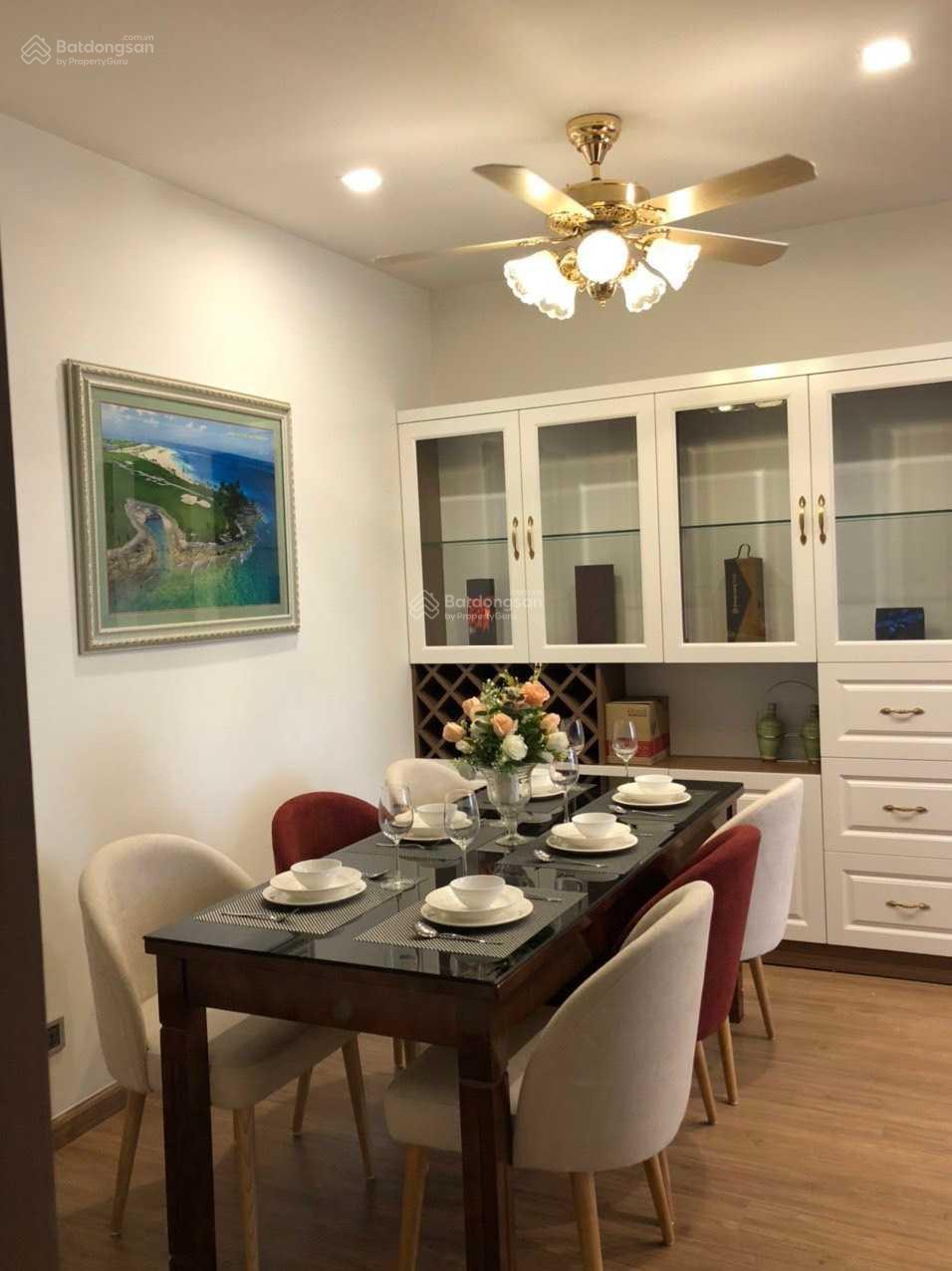 Chính chủ cho thuê CHCC tại chung cư Discovery Central 8B Lê Trực, 130m2, 3PN giá 20 triệu/tháng