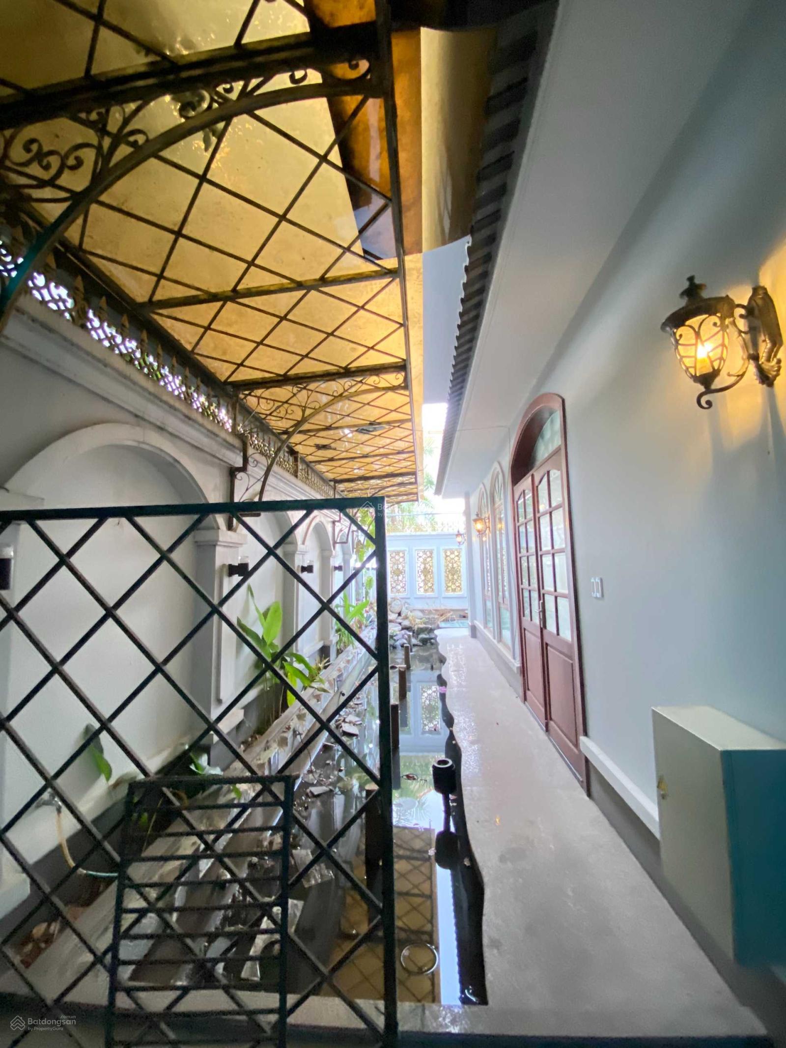 Cho thuê căn biệt thự đường Đặng Thùy Trâm, DT: 15x18m giá 45 triệu/tháng. Liên hệ: 0326 686 ***