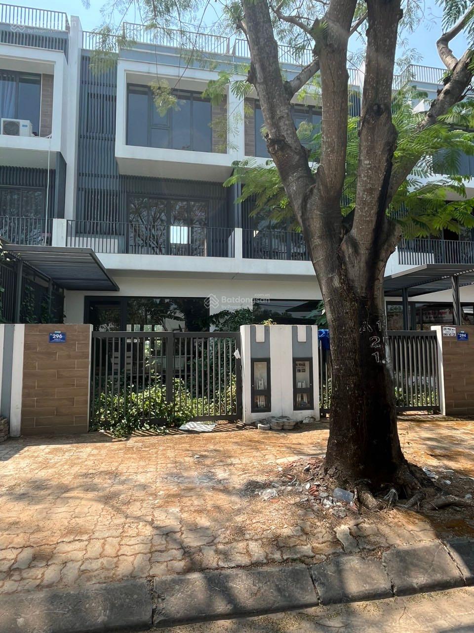 Chính chủ cần bán nhanh căn 100m2 trệt 2 lầu đường 20m giá: 7.6tỷ SH hoàn công LH: 0938 256 *** Chính chủ cần bán nhanh căn 100m2 trệt 2 lầu đường 20m giá: 7.6tỷ SH hoàn công LH: 0938 256 ***