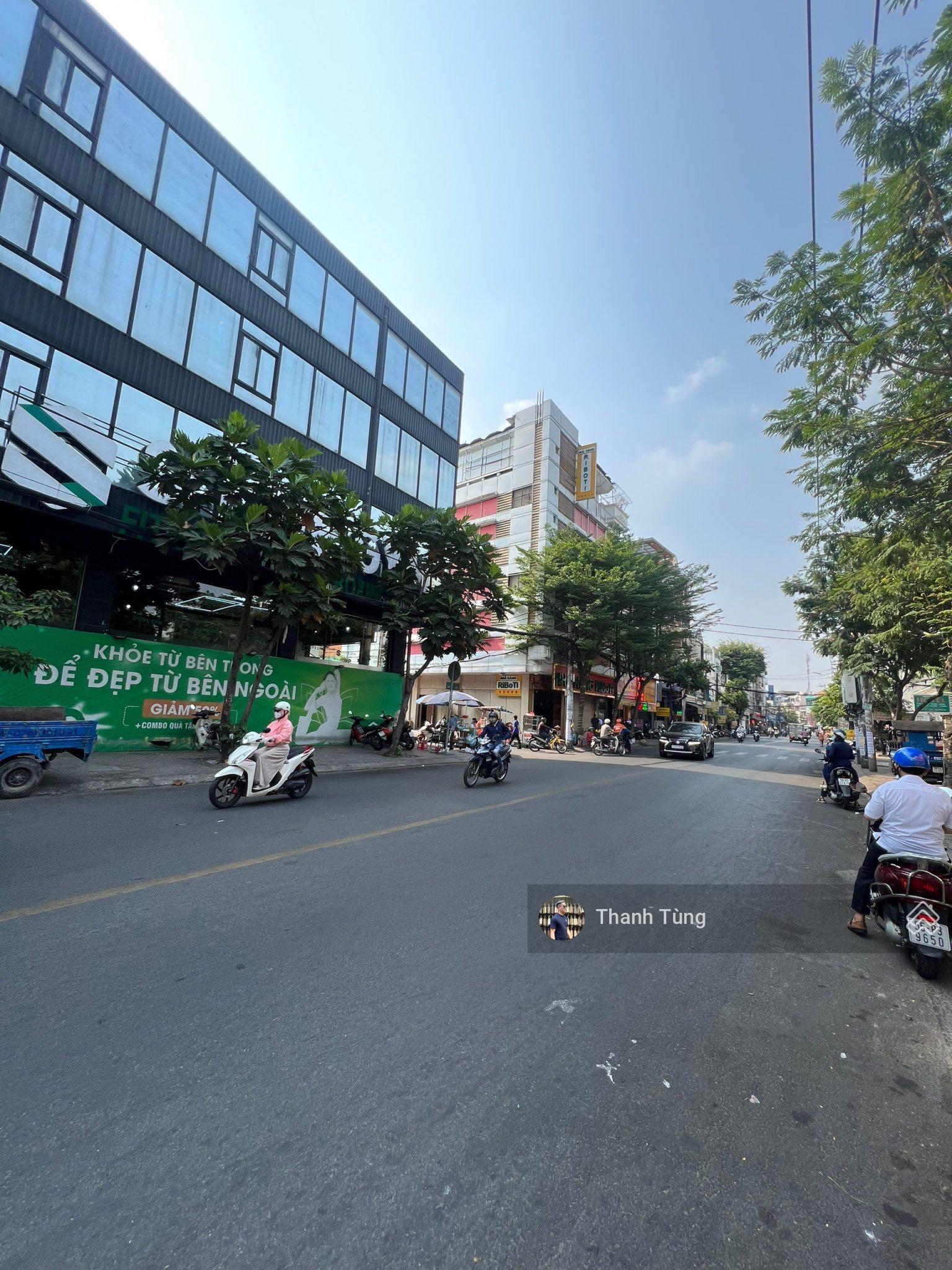 Góc 2MT Đồng Đen + Phan Sào Nam, Tân Bình - 30x10m - hầm 4 tầng - HĐT 200 triệu/th - giá 60 tỷ