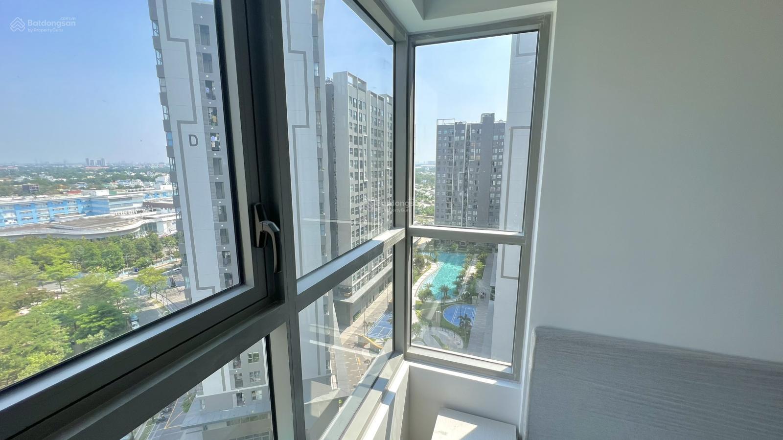 Bán căn 3PN (114m2), có sẵn nội thất, view hồ bơi sân tennis, quảng trường giá 4 tỷ 35 (có sổ) Bán căn 3PN (114m2), có sẵn nội thất, view hồ bơi sân tennis, quảng trường giá 4 tỷ 35 (có sổ)