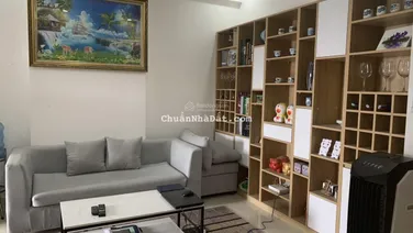 Bán căn hộ 2PN 2WC chung cư Sky 9, diện tích 63 m2 giá tốt nhất 2 tỷ 8, sổ hồng hỗ trợ vay