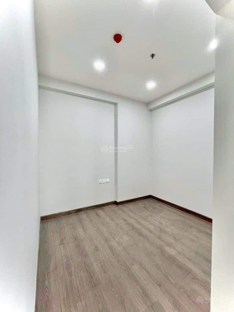 Bán CC HT Pearl, 2,75 tỷ, 73m2, 2PN, đầy đủ nội thất có sổ nhà mới
