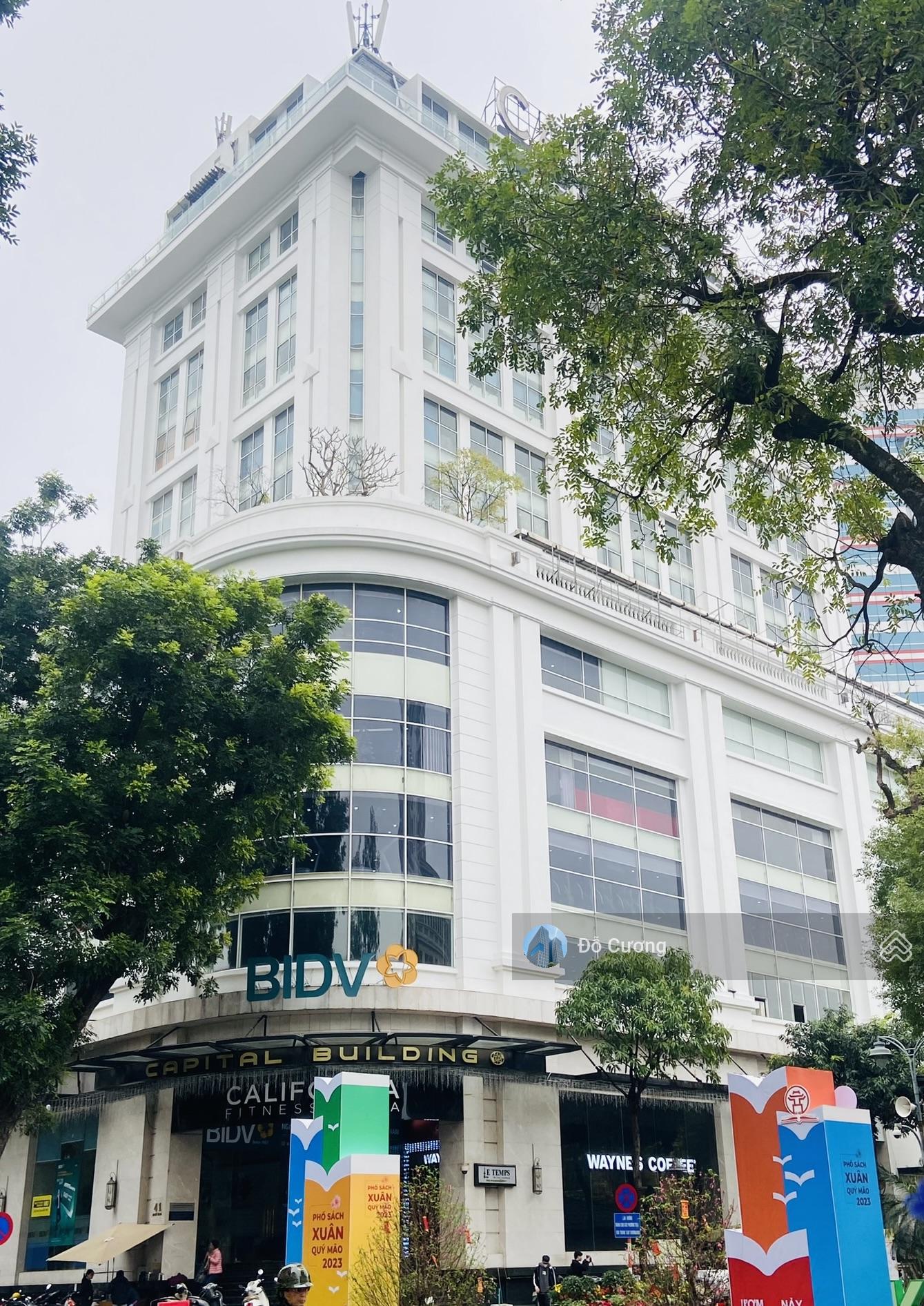 Bán toà văn phòng mặt phố Phố Huế - lô góc 2 mặt phố lớn - 525m2 x 12T, MT 35m - cho thuê 20 tỷ/năm