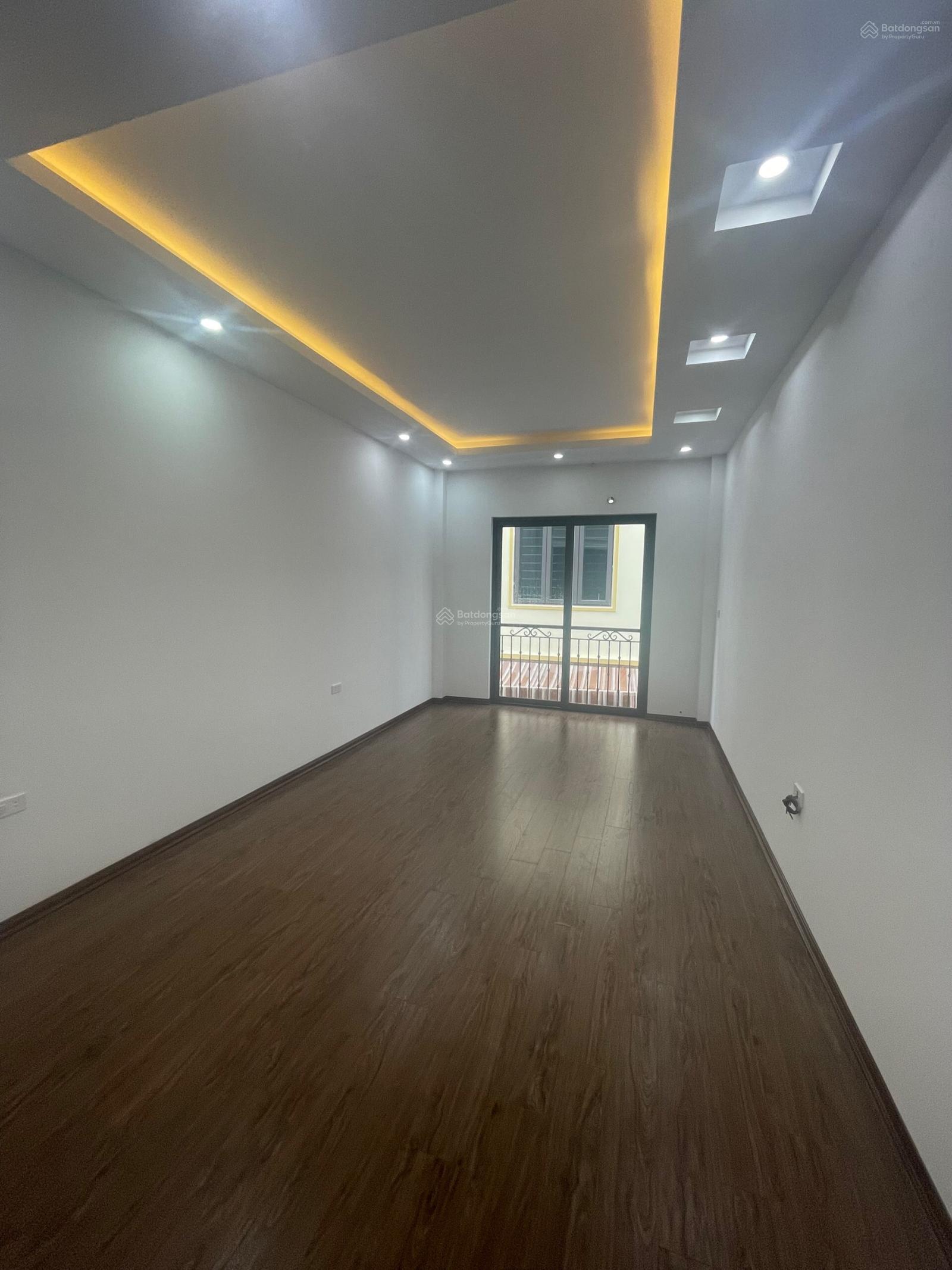 Bán nhà Thạch Bàn - Long Biên - gần cầu Vĩnh Tuy 2 - nhà mới 5 tầng nhỉnh 5 tỷ