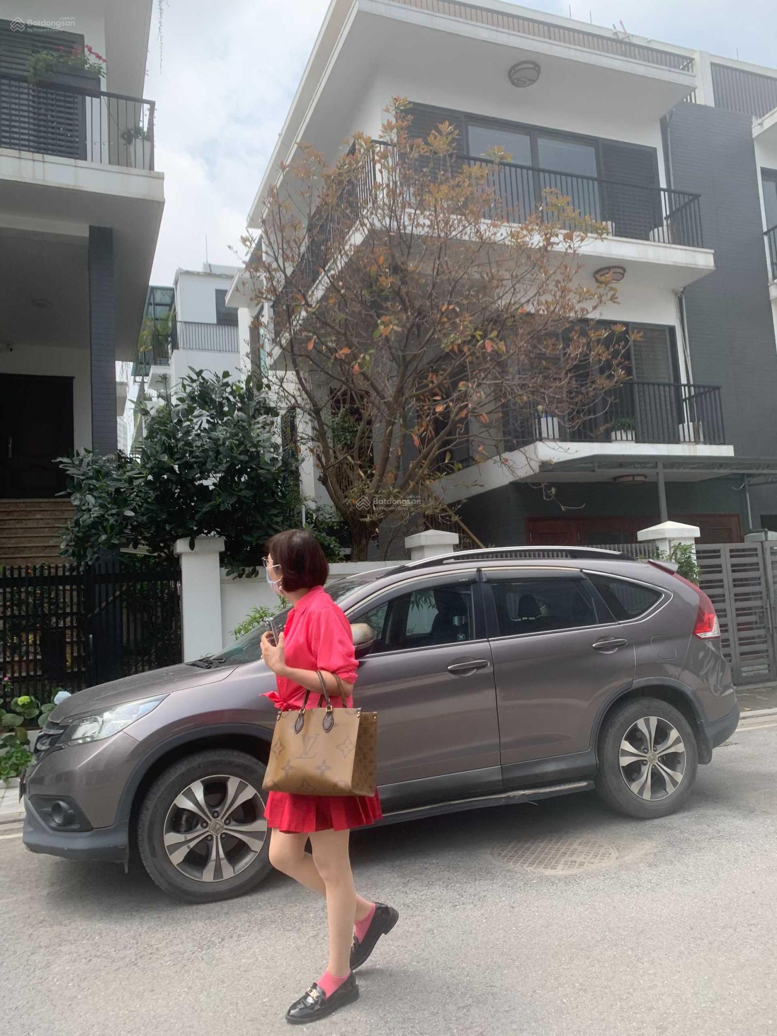 Chính chủ bán cắt lỗ căn liền kề lô góc siêu phẩm dự án. Diện tích 120 m2 hoàn thiện hết 4 tỷ