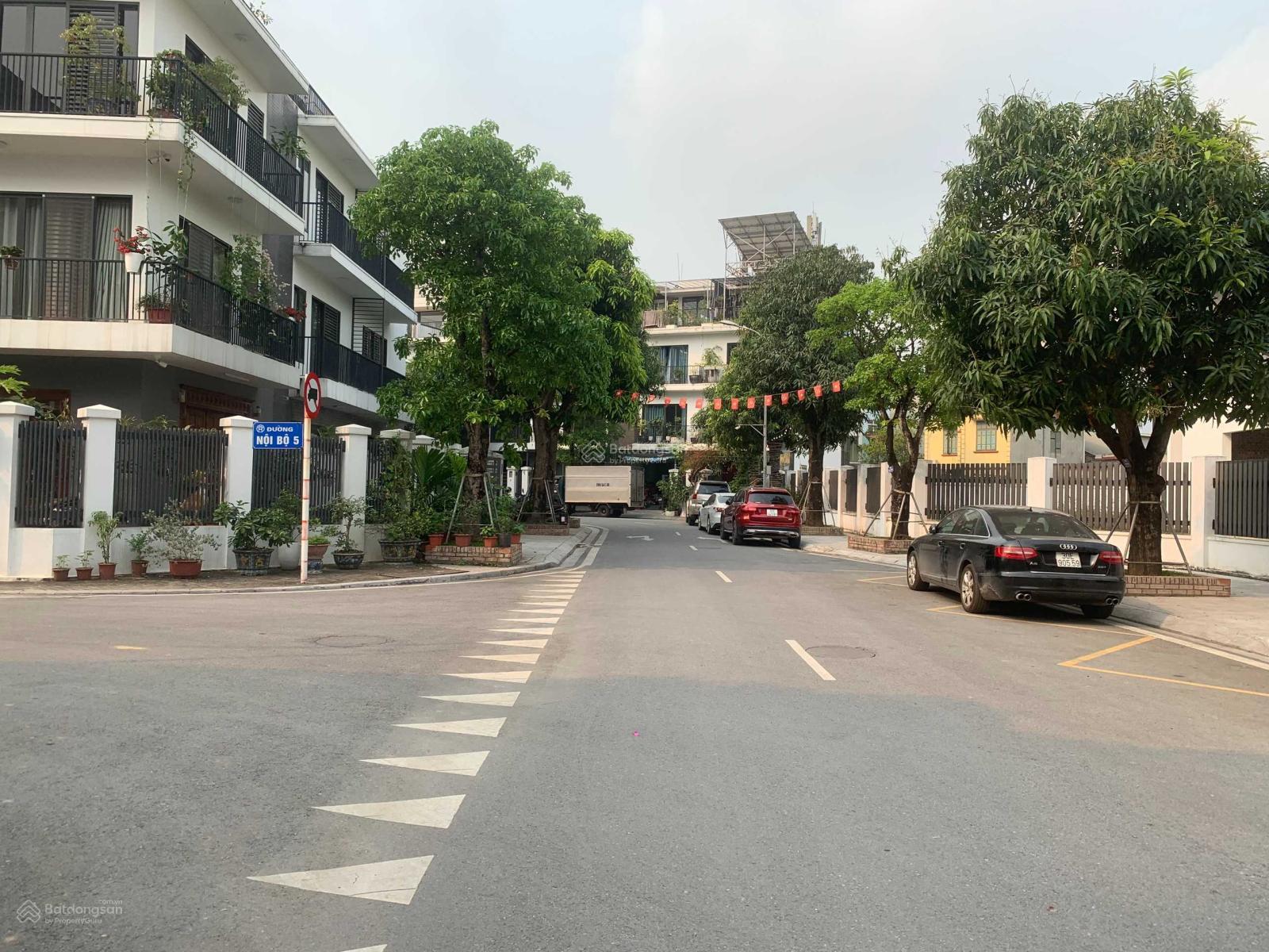 Chính chủ bán cắt lỗ căn liền kề lô góc siêu phẩm dự án. Diện tích 120 m2 hoàn thiện hết 4 tỷ