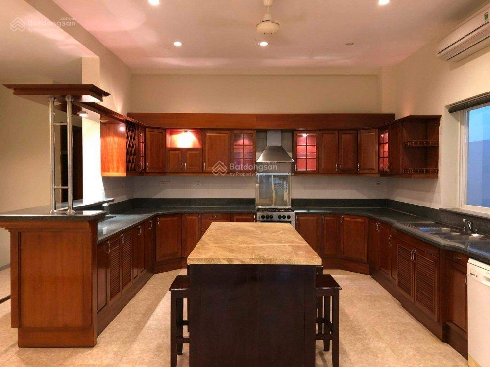 Biệt thự góc 2 mặt tiền Quận 2 - 475m2 - 3 tầng có sân vườn, gara - Hạ giá từ 105 tỷ còn 85 tỷ