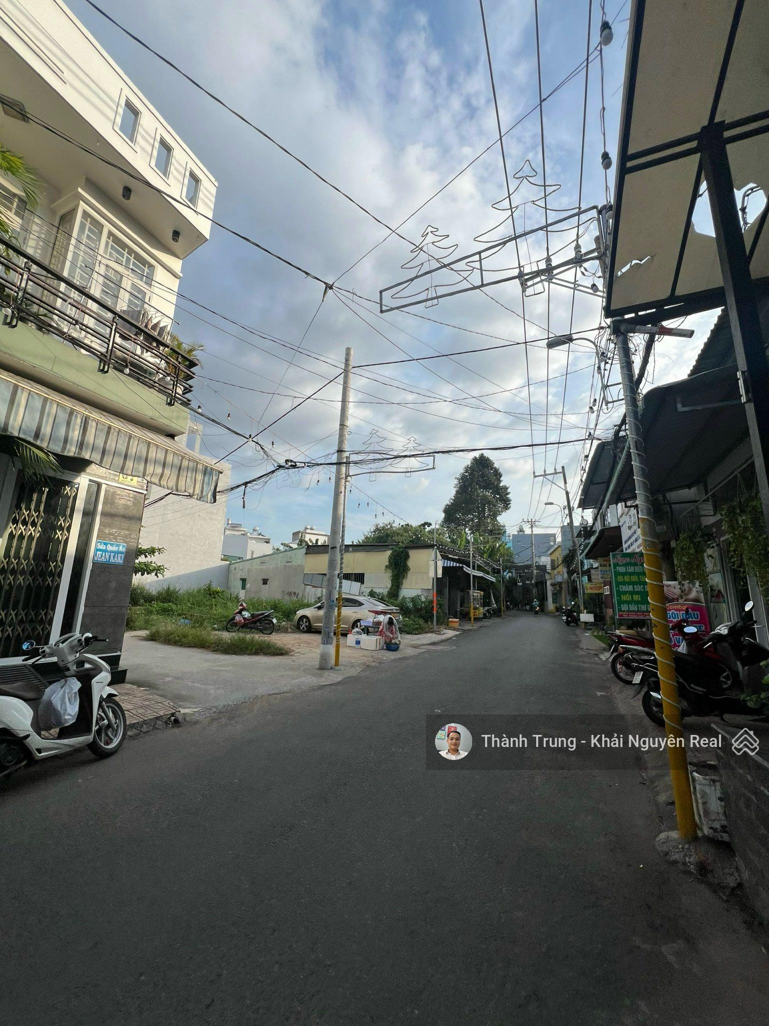 Bán lô đất mặt tiền KD đường lớn 20m, ngay gần cây xăng Nguyễn Duy Trinh, gần chợ, trường học Bán lô đất mặt tiền KD đường lớn 20m, ngay gần cây xăng Nguyễn Duy Trinh, gần chợ, trường học