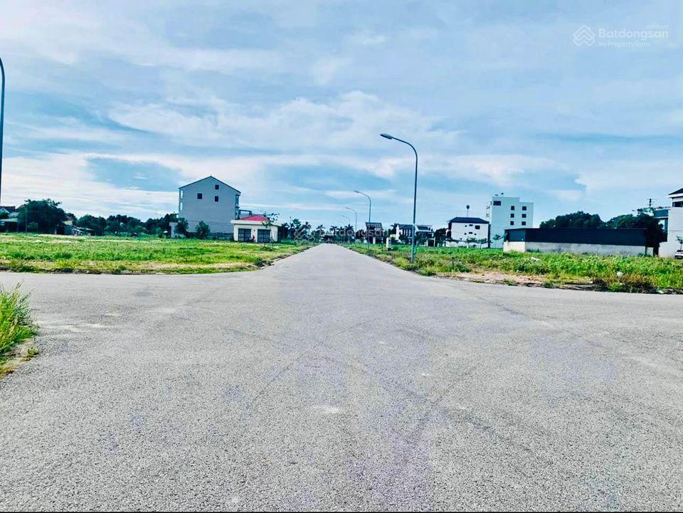 Bán đất đấu giá xóm 5, Nghi Phú đường rộng 16m hướng Tây Nam giá tốt đất cực đẹp hạ tầng đẹp