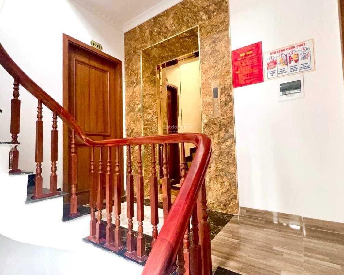 Ba Đình, 60m2, 6 tầng thang máy, 11 căn hộ khép kín , dòng tiền 70tr/tháng