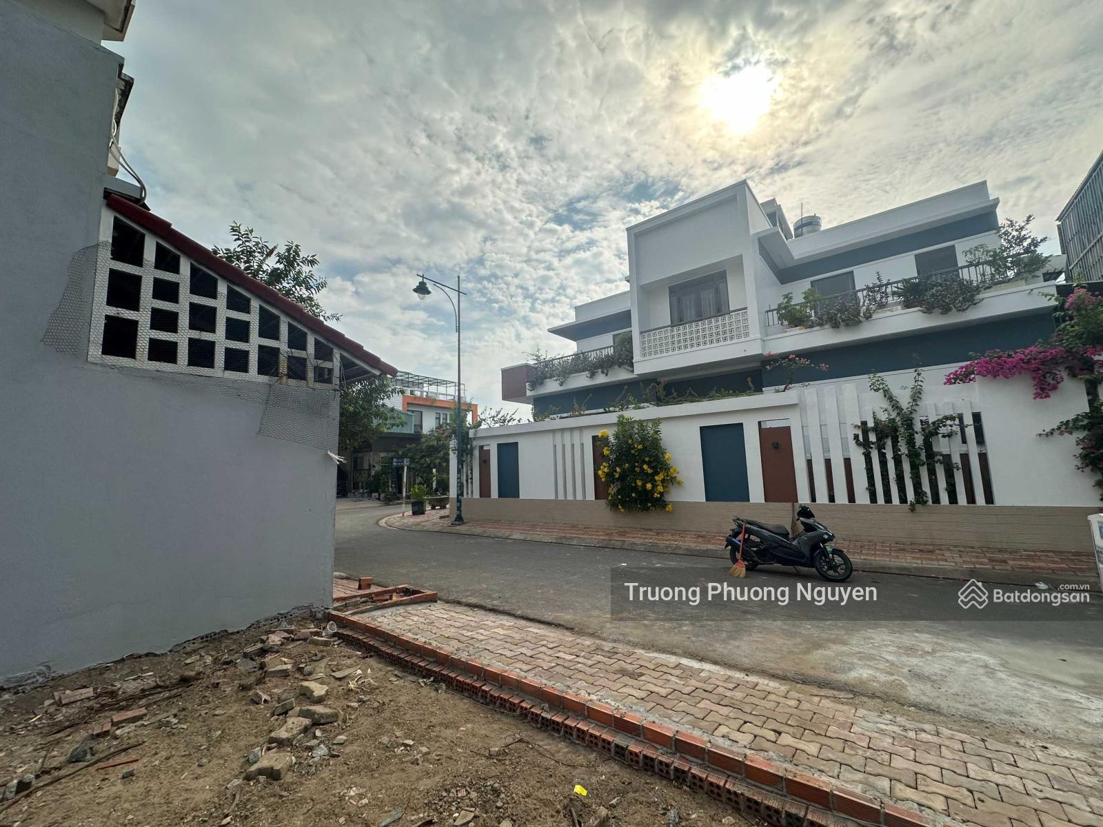 129m2 đất khu dân cư đường bàn cờ, phía sau chợ đầu mối Thủ Đức, mặt tiền nhựa lớn, sổ sẵn full thổ