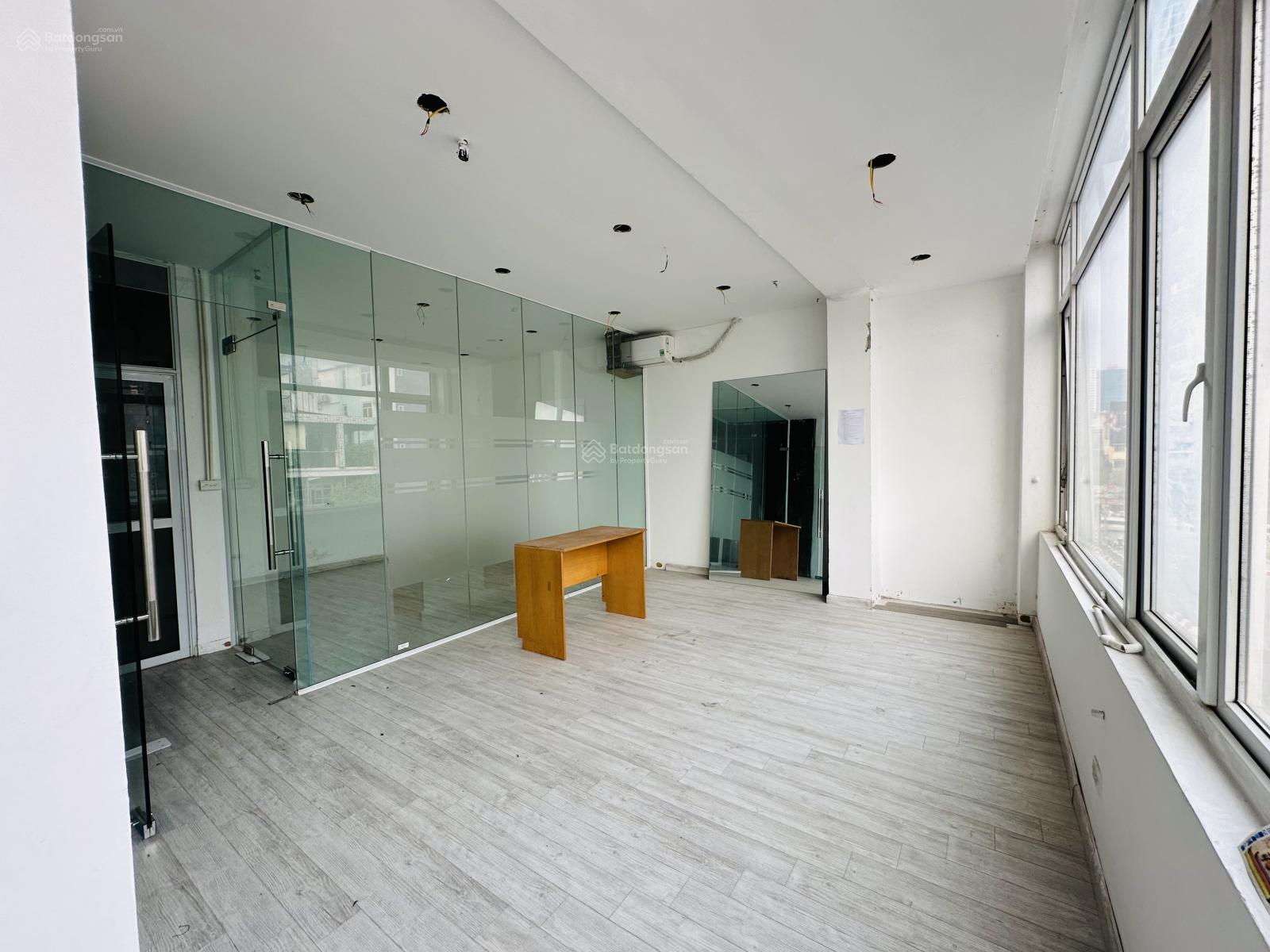 Văn phòng 40m2 tại Vũ Phạm Hàm - Cầu Giấy giá chỉ 6 triệu