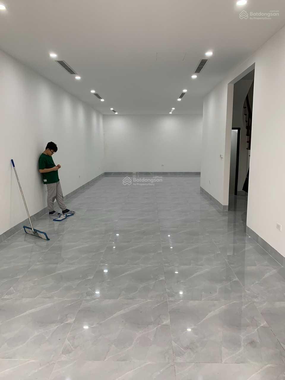 Cho thuê văn phòng tầng 2 liền kề Vinhomes Gardenia, Hàm Nghi, Nam Từ Liêm, DT 95m2, LH 0917 487 ***