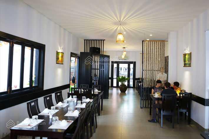 Cho thuê nhà mặt tiền Tú Xương, Q3. DT: 15x30m. 1 trệt 1 lầu. DTSD: 1.200m2
