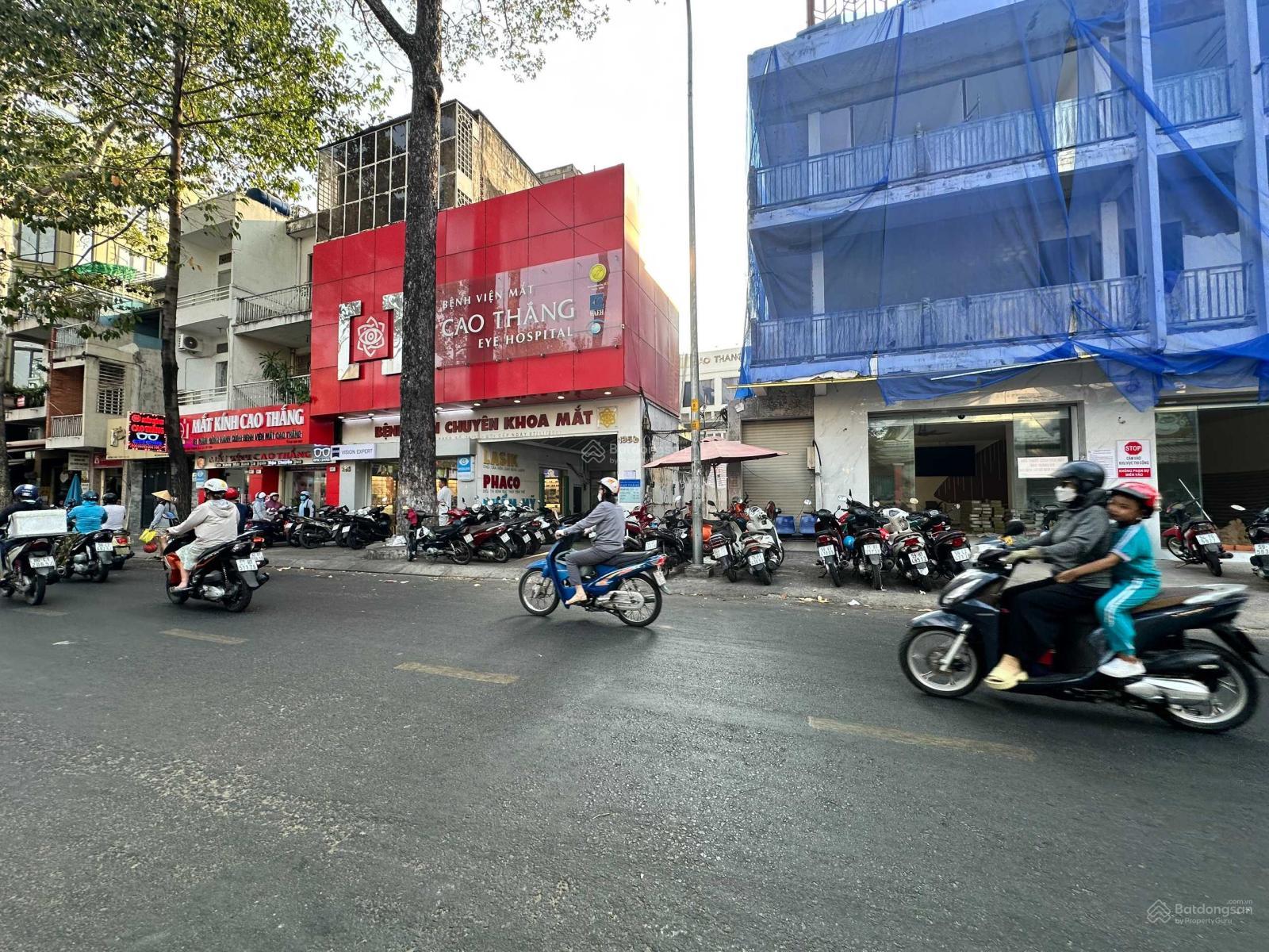 Cho thuê mặt bằng mặt tiền Trần Đình Xu, Quận 1, DT: 18x30m, 1 trệt 1 lửng, DTSD: 1.000m2