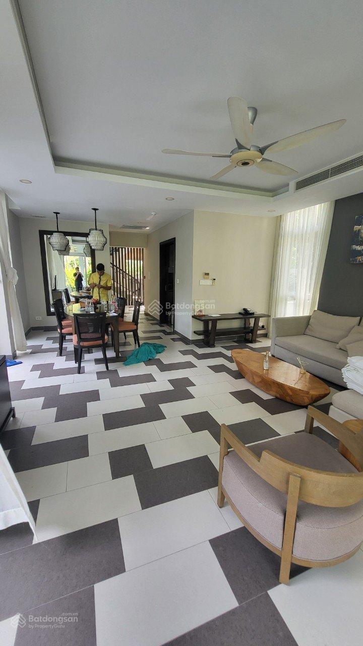 CC cần bán gấp căn villa Premier 4PN view biển full nội thất, khai thác 1,2 tỷ/năm, sổ hồng lâu dài