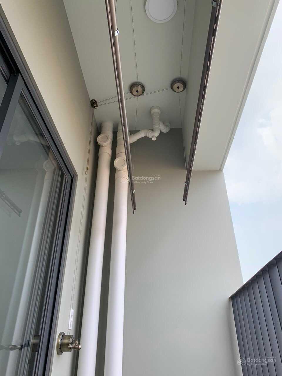 Chính chủ cho thuê căn hộ Opal SkyLine 2PN, 2WC 73m, 3 Điều Hoà, Bếp, Hút Mùi 5tr LH 0985 807 *** Vy