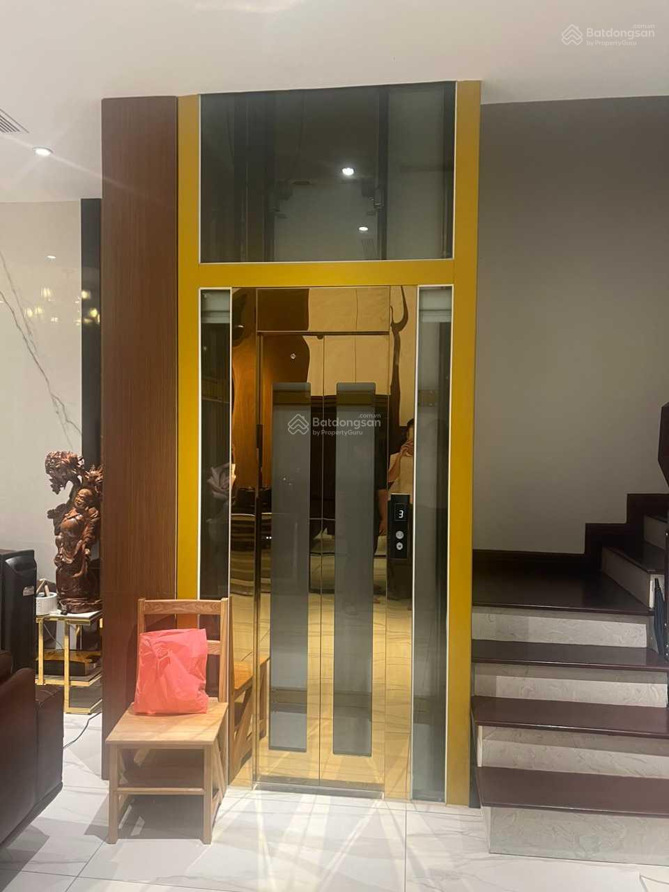 Cho thuê NQ12 Vinhomes Harmony, 96m2, khu có hồ, cách trường Vinschool 100m, có thang máy, giá 30tr