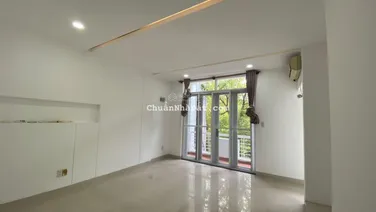 Cho thuê nhà Him Lam 5x20m hầm trệt 3 lầu có thang máy, máy lạnh giá 35tr, 0902 428 ***