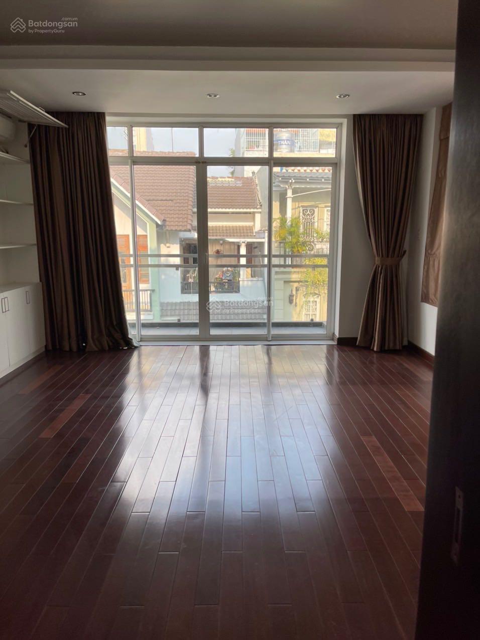 Cho thuê nhà Him Lam 5x20m hầm trệt 3 lầu có thang máy, máy lạnh giá 35tr, 0902 428 ***