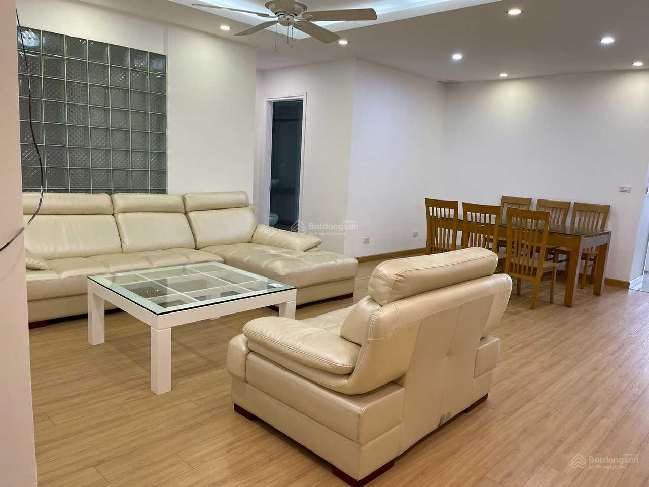 Bán căn hộ chung cư 671 Hoàng Hoa Thám, 91m2, 3 phòng ngủ, 2WC giá 9,2 tỷ. Nội thất xịn mới