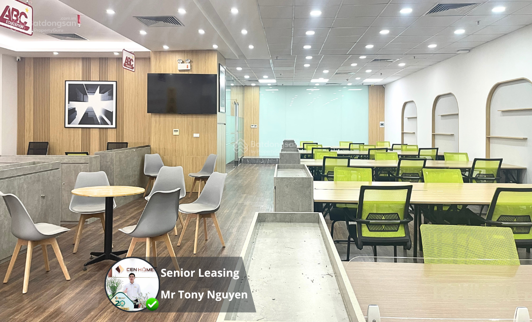 360m2 (có cắt 230, 130m2) cho thuê giá 86tr tại Golden Palm Lê Văn Lương setup sẵn nội thất cao cấp 360m2 (có cắt 230, 130m2) cho thuê giá 86tr tại Golden Palm Lê Văn Lương setup sẵn nội thất cao cấp