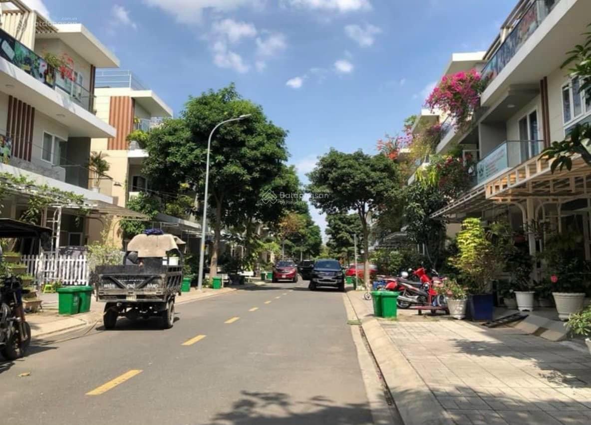 Bán nhà phố liền kề KDC Rio Vista gần đường Đỗ Xuân Hợp Phước Long B, DT 75m2/10.5 Tỷ