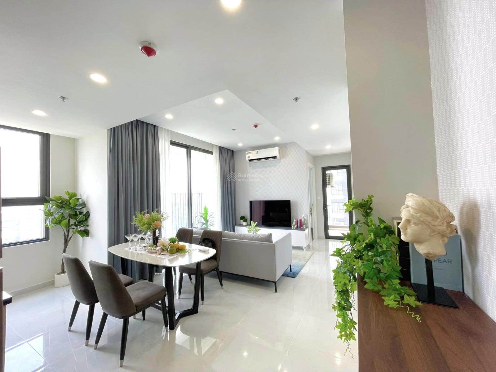 Chính chủ gửi bán gấp lỗ 600tr căn hộ 2 phòng ngủ 72m2 tại chung cư Emerald Golf View Thuận An