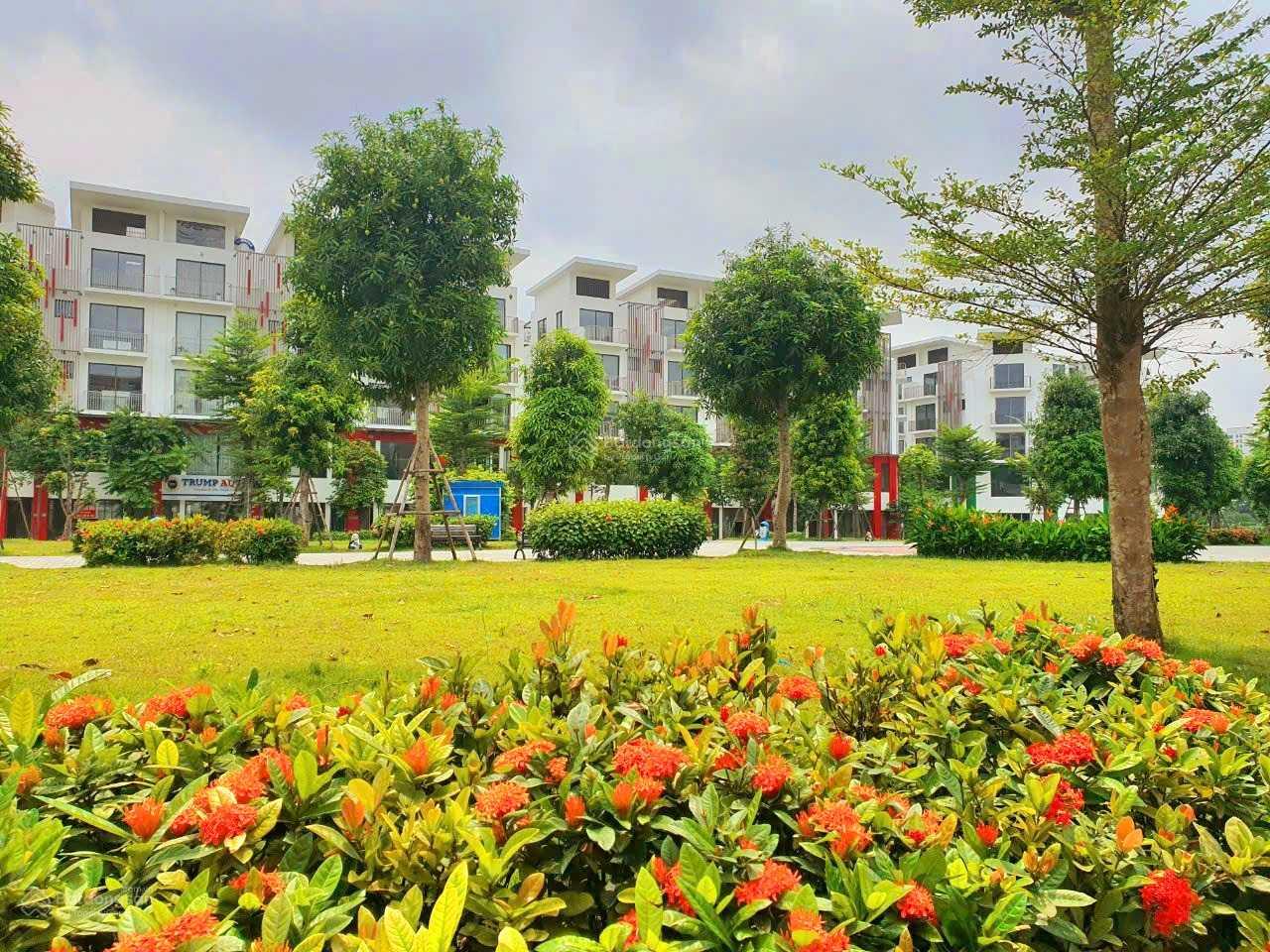 Bán cắt lỗ gấp nhà phố Khai Sơn 100m2 hướng Đông Nam, sổ đỏ trao tay, giá 21 tỷ, LH: 0968 966 ***