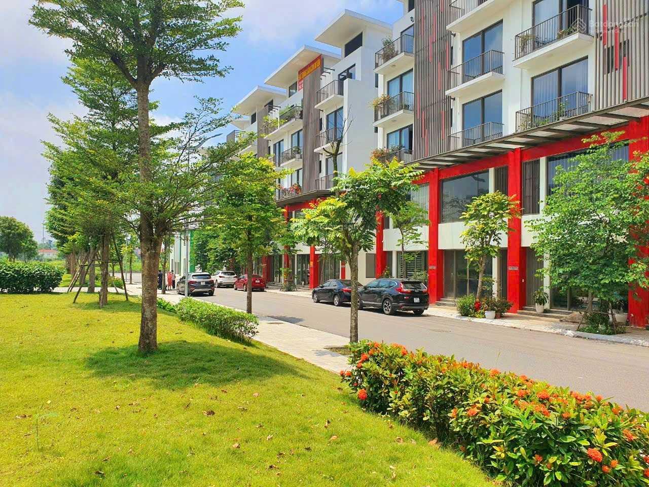 Bán gấp nhà phố Khai Sơn 76m2 (lô góc) view công viên, hồ điều hòa, 15 tỷ. LH: 0968 966 ***