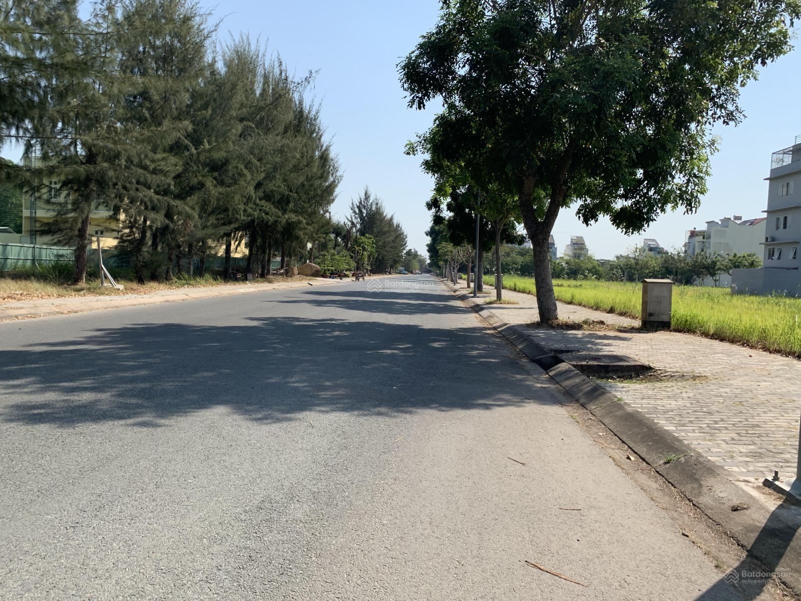 Nền nhà phố MT đg số 2 KDC Phú Xuân Vạn Phát Hưng. DT 144m2 đg 20m giá 60tr/m2. 0933 490 ***