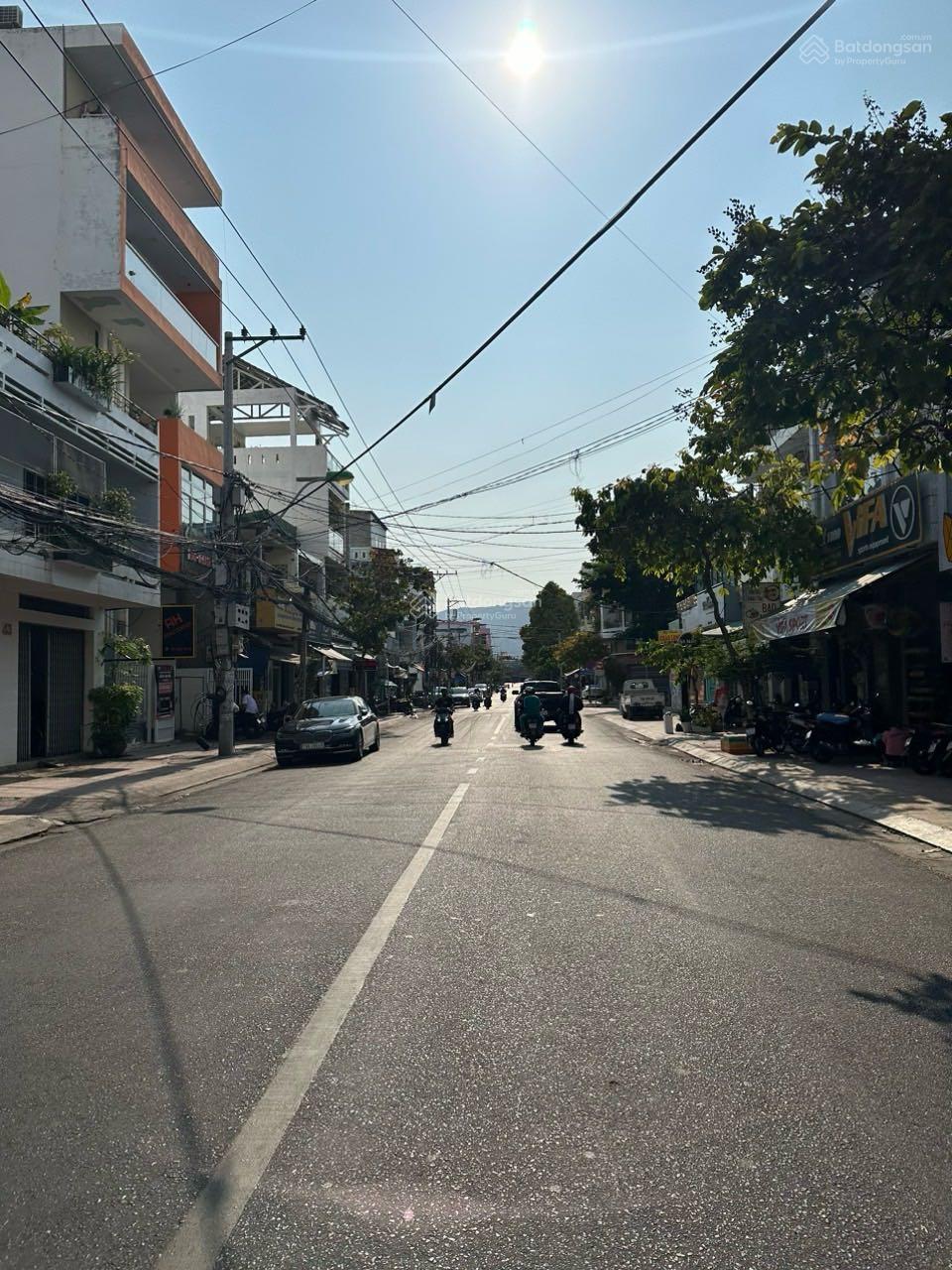 Bán nhà mặt tiền Vân Đồn, Phước Hoà, Nha Trang 153.7m2 ngang 7.7m, giá 26.5 tỷ